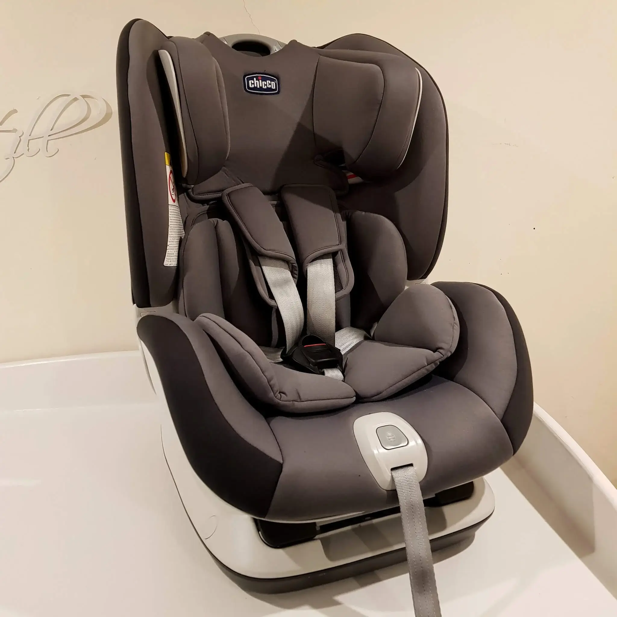 Rent Chicco Seat Up Isofix Car Seat