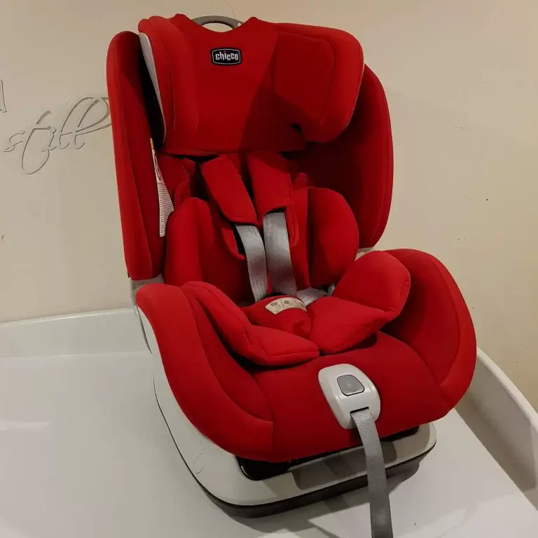 Rent Chicco Seat Up Isofix Car Seat