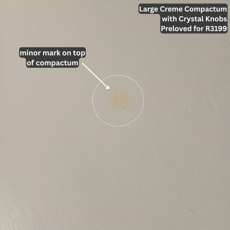 Large Creme Compactum with Crystal Knobs