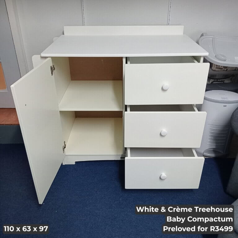 White & Crème Treehouse Baby Compactum