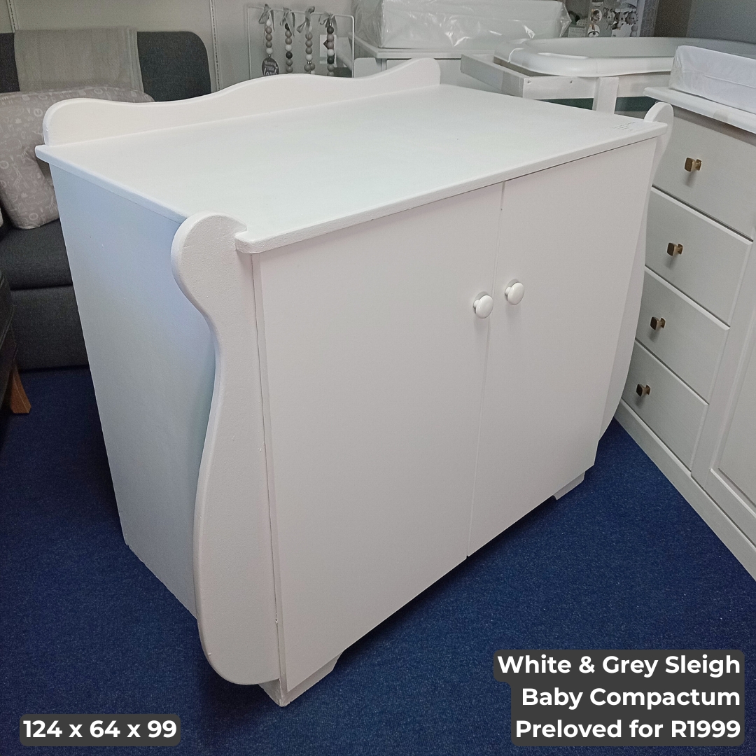 White & Grey Sleigh Baby Compactum
